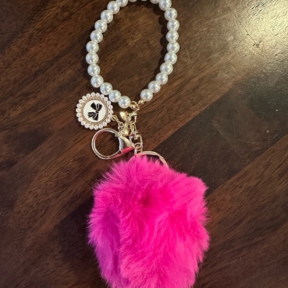 Key chain Pom Pom wristlet pearl sweet16 keychain with charm pompom pink - Picture 11 of 11
